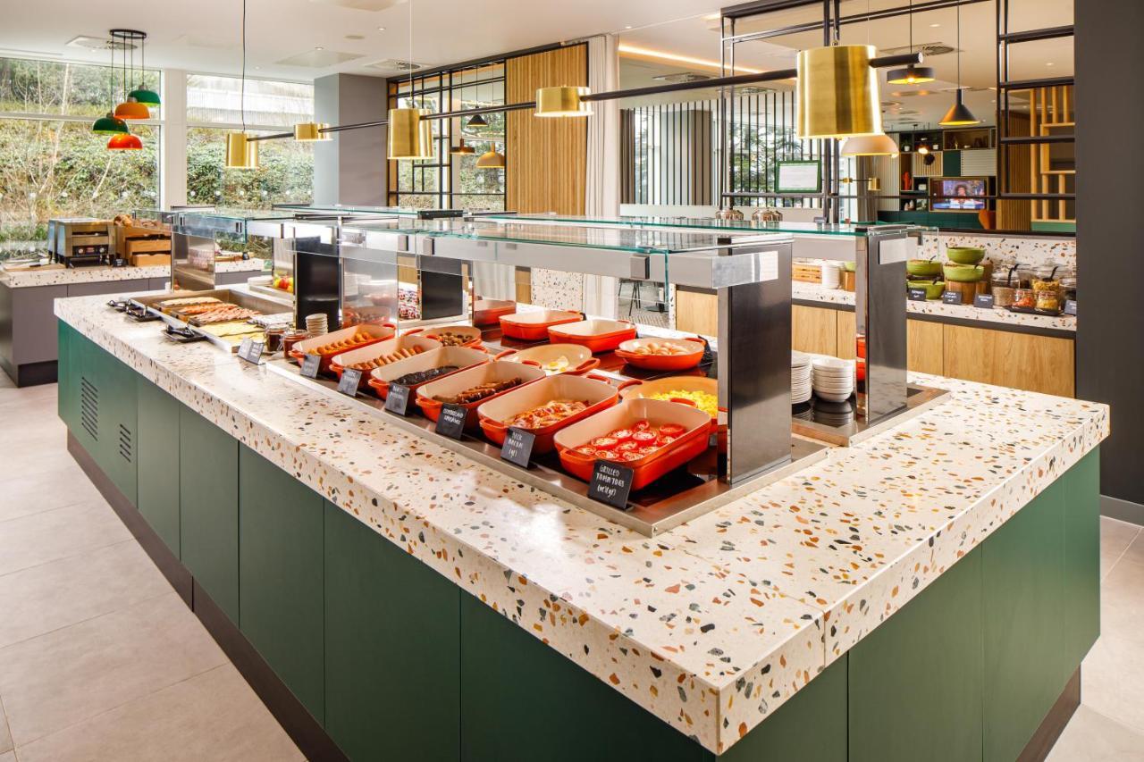 Holiday Inn Manchester Airport T2 By Ihg Hale  Exterior photo