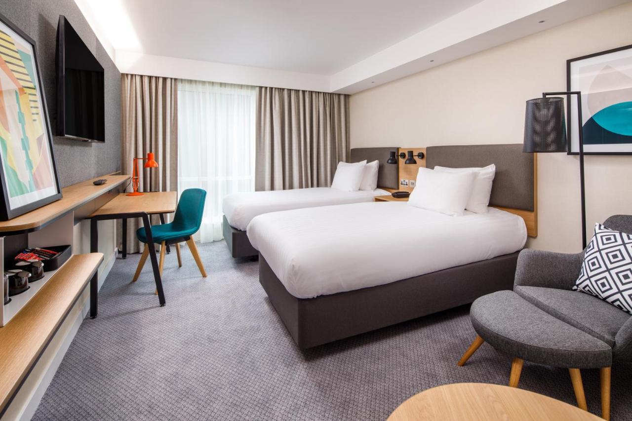 Holiday Inn Manchester Airport T2 By Ihg Hale  Exterior photo